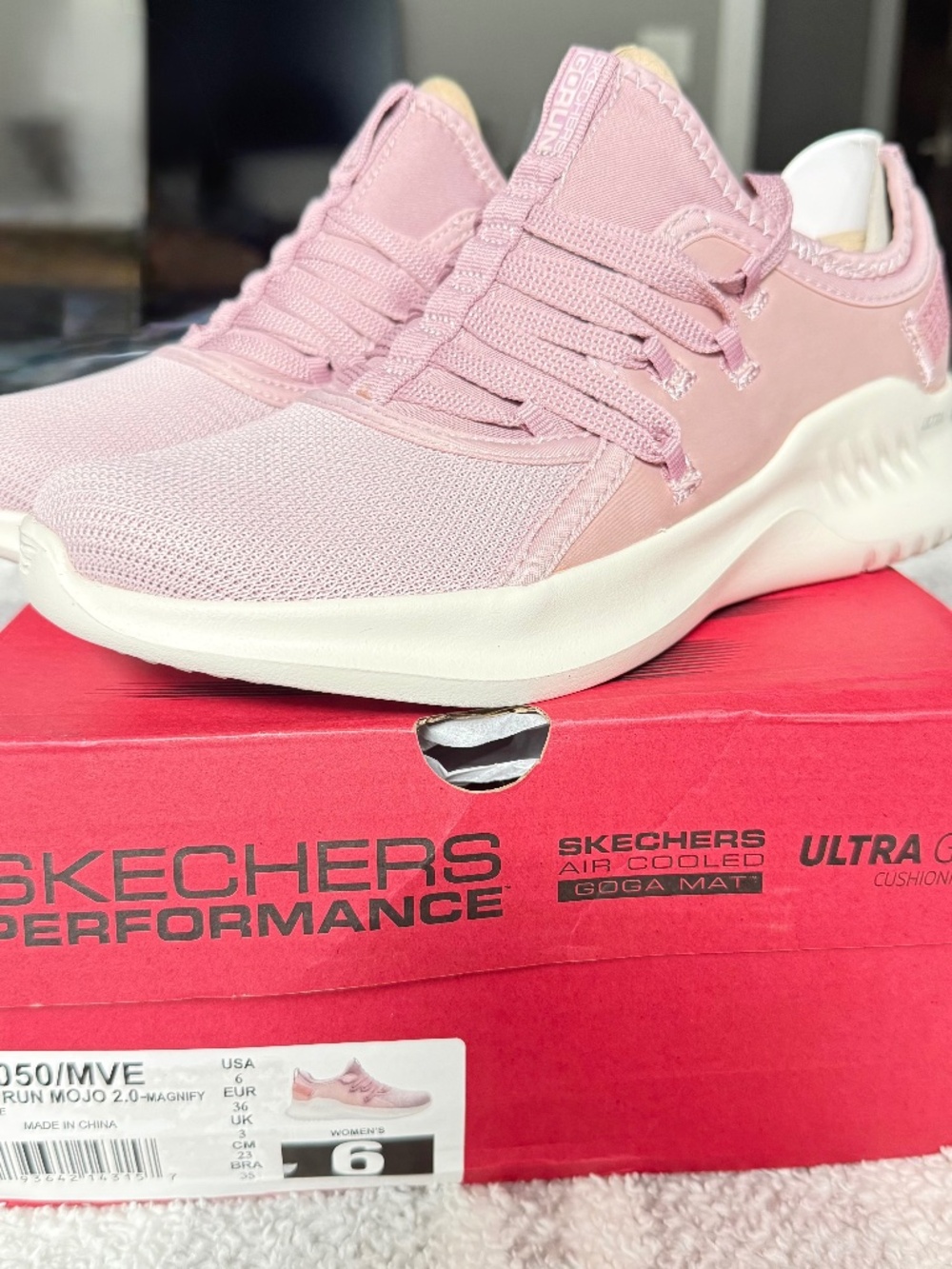 NIB Skechers Go Run Mojo 2.0 Magnify Sneaker Mauve Women's Size 6